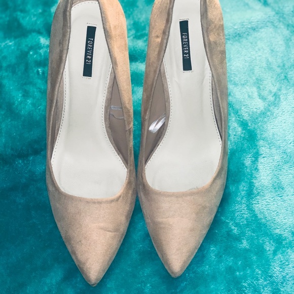 Heels - Picture 1 of 4